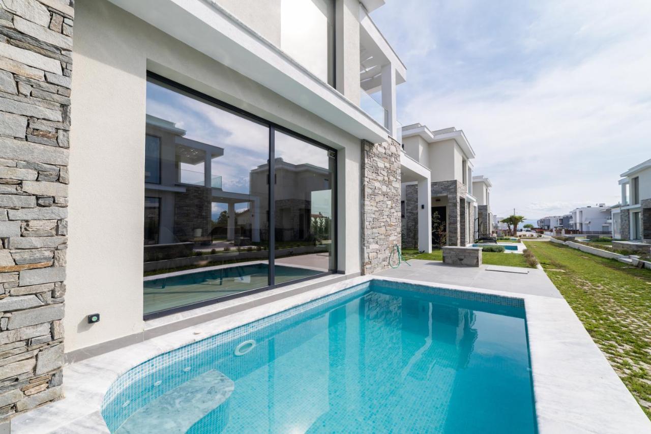 Thalassa & Thalassa Prive Residential Complex Apartment Ofrínion